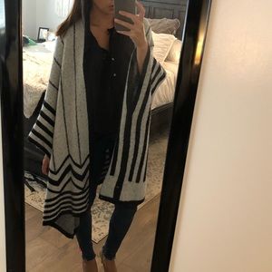 Shrug / Poncho Nordstrom